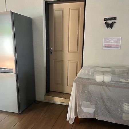 La Belle Guesthouse 帕雷斯 外观 照片